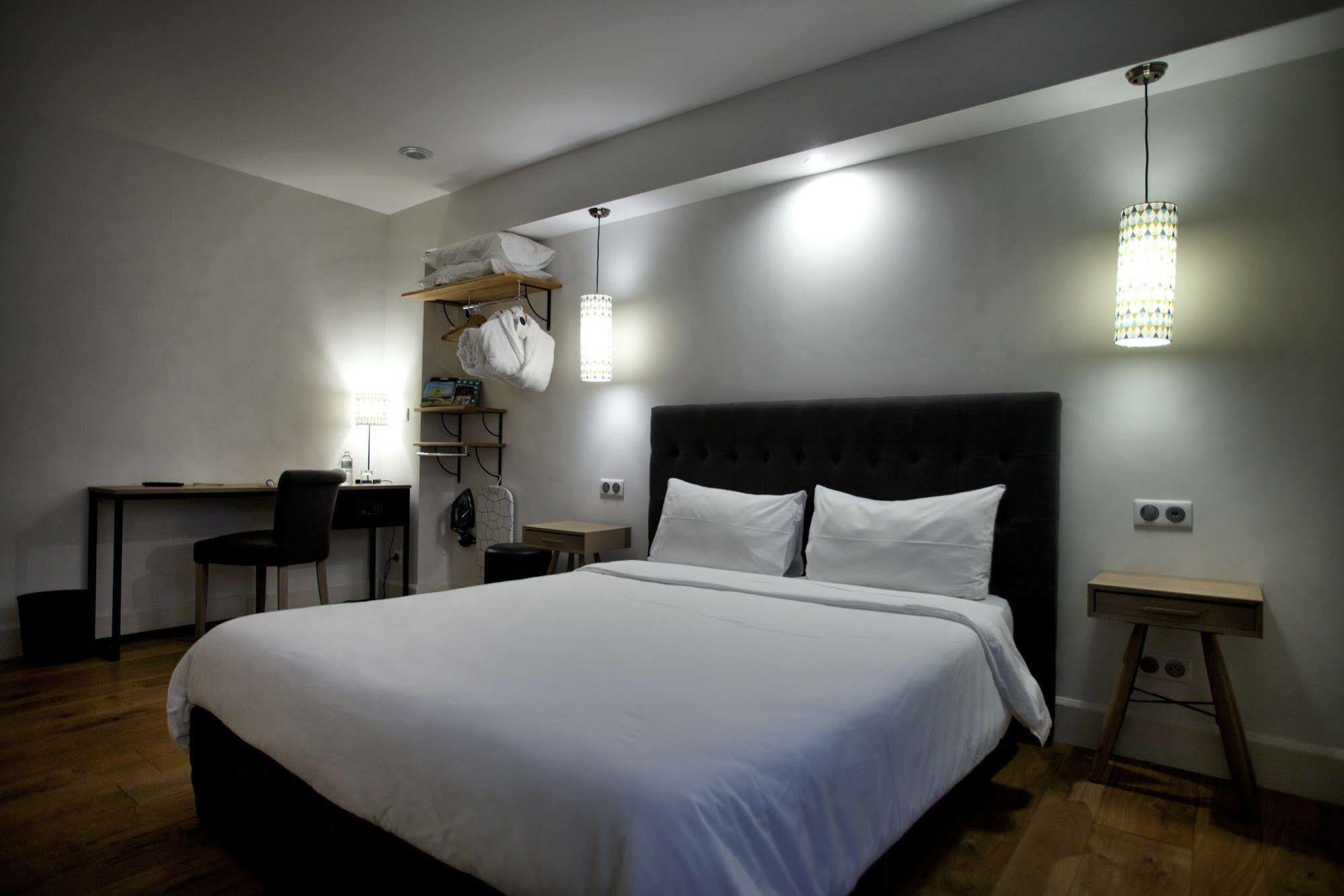 Hotel Henri IV Nerac Exterior photo